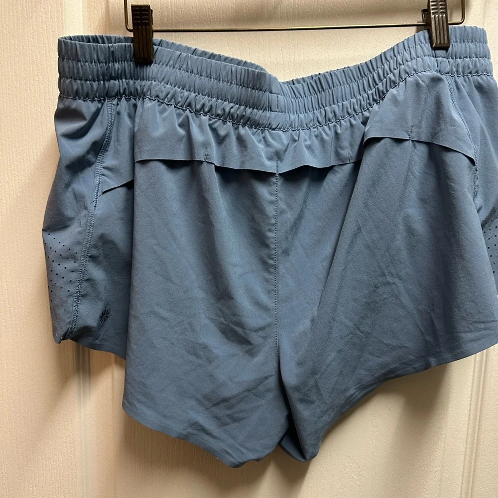 Athleta Women's Blue Athletic Shorts size XL/ NWOT B154 - Picture 3 of 3